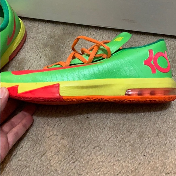 Green shimmer, orange and hot pink Kevin Durant’s - Picture 4 of 5